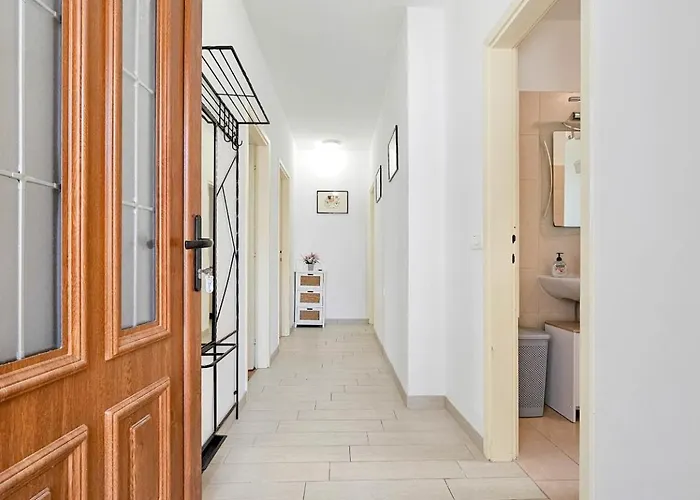 Διαμέρισμα Erika 4 *