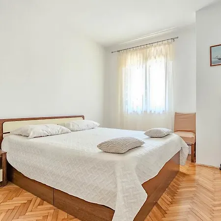 Erika 4 Apartman *