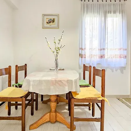 Erika 4 Apartman *